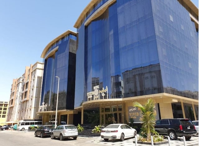 Dancenter Harbour Gateway Jeddah Beach Vivid Plaza Hotel