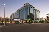 Dancenter Harbour Gateway Jeddah Beach Vivid Plaza Hotel