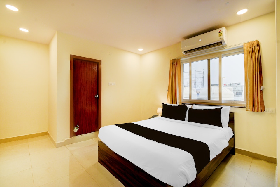 Super Townhouse De Alphabet Hotel - Gandimaissamma, Kukatpally, Hyderabad