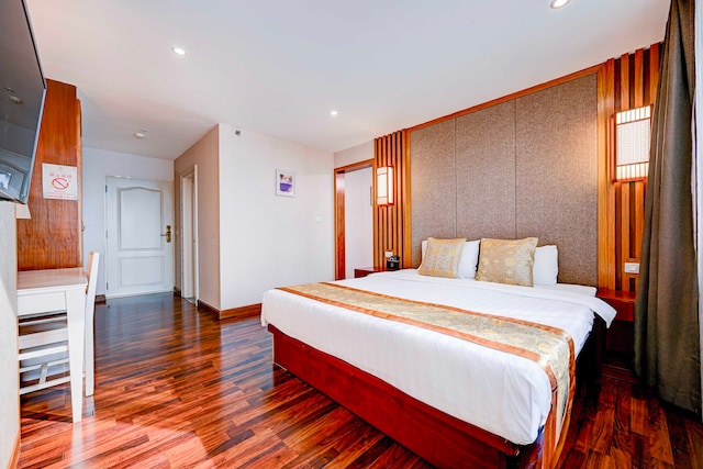 Dancenter Bangkok Travellers Hotel