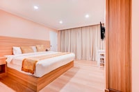 Dancenter Bangkok Travellers Hotel