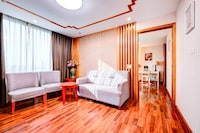 Dancenter Bangkok Travellers Hotel