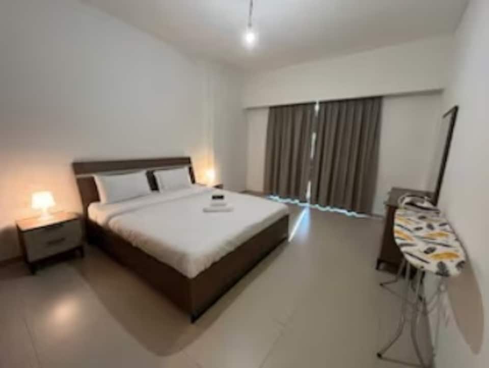 Dancenter Luxury 1 Bedroom at The Arc Tower B, Al Reem Island, Abu Dhabi