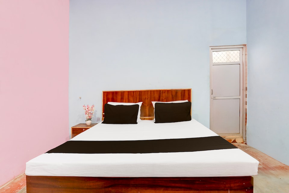 Hotel O Royal Guest House , Moradabad, Moradabad