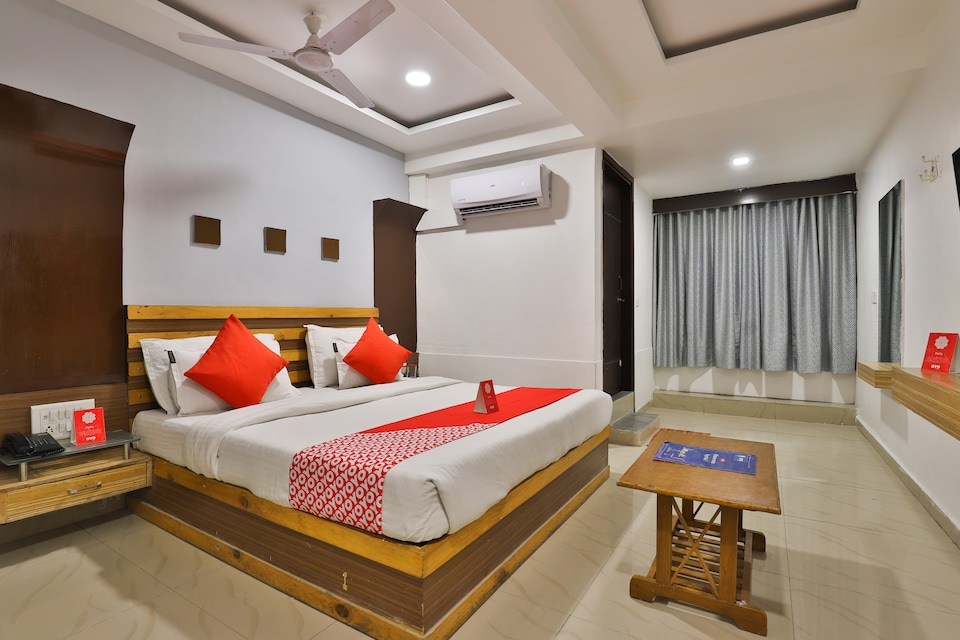 OYO 2252 Hotel Double Bless, SG Highway Ahmedabad, Ahmedabad
