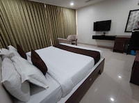Townhouse Cineplanet Kompally