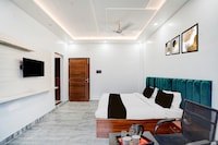 Hotel O Hanuman Gadi Formerly Alankar Lawn