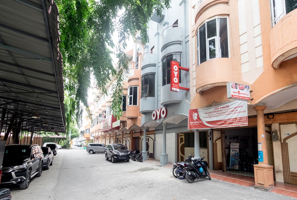 Dancenter Metropolitan Homestay Near Komplek Asia Megamas Medan, Medan, Medan