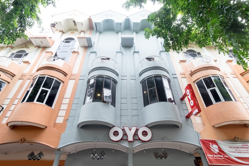 Dancenter Metropolitan Homestay Near Komplek Asia Megamas Medan, Medan, Medan