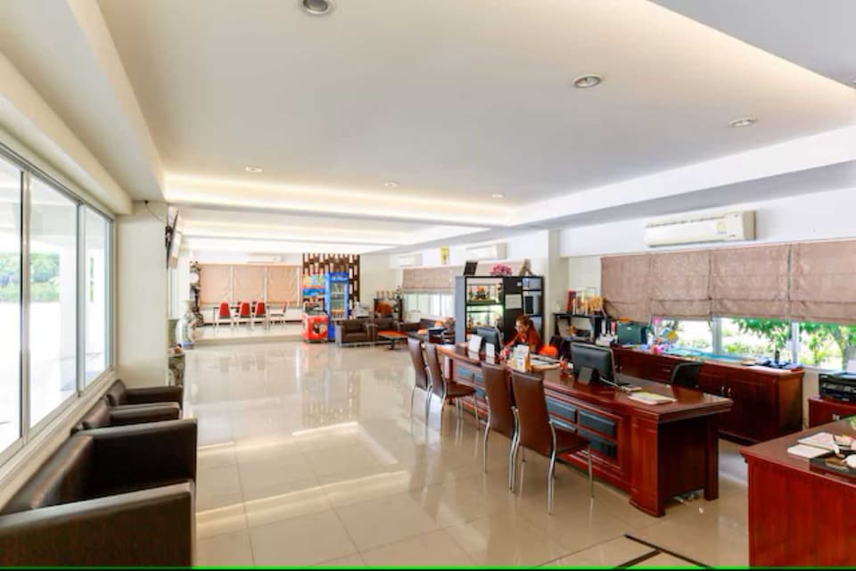 Dancenter VResotel, Don Mueng, Bangkok