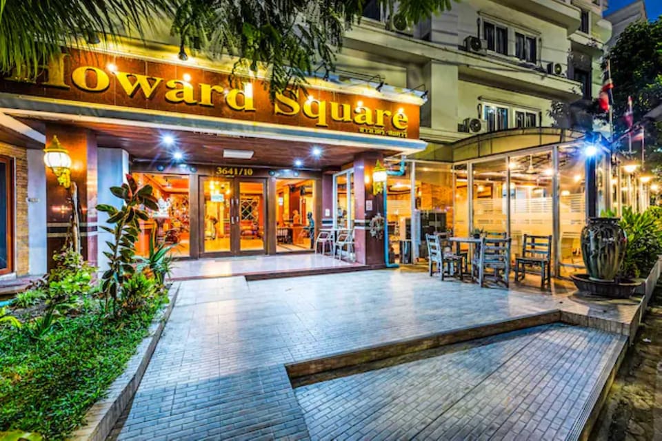 Dancenter Howard Square Boutique Hotel, Rama 3, Bangkok