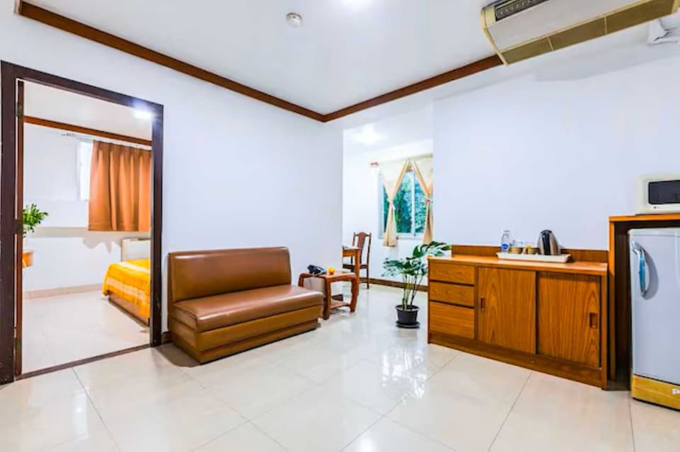 Dancenter Howard Square Boutique Hotel, Rama 3, Bangkok