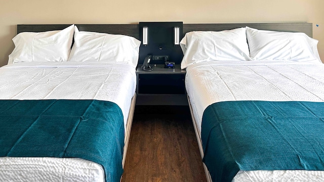 2 Queen Beds | Non-Smoking, Kitchen