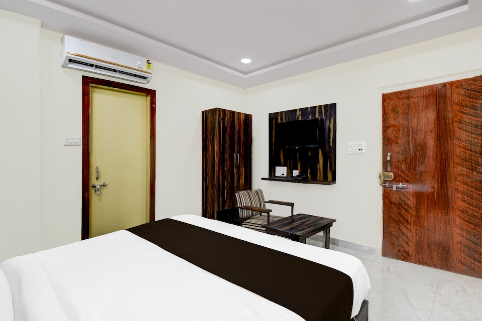 Super Hotel O PNR CONTINENTAL MOOSAPET, Kukatpally, Hyderabad