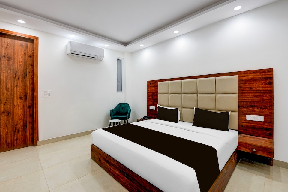 Collection O Hotel Evergreen , Faridabad, Faridabad