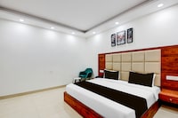 Super Collection O Hotel Evergreen 