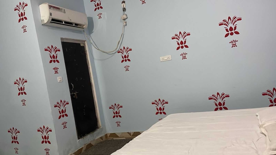 Hotel O KB Hotel & Restaurant, Hardoi, Hardoi