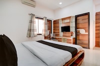 Super Collection O Alandi Bus Stand Pune Formerly Kaveri Executive Lodging