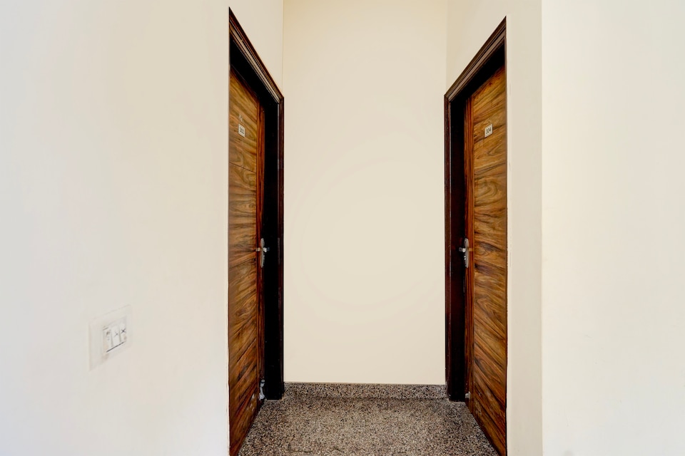 Hotel O Arpit Residency, Golf Course Road, Gurgaon