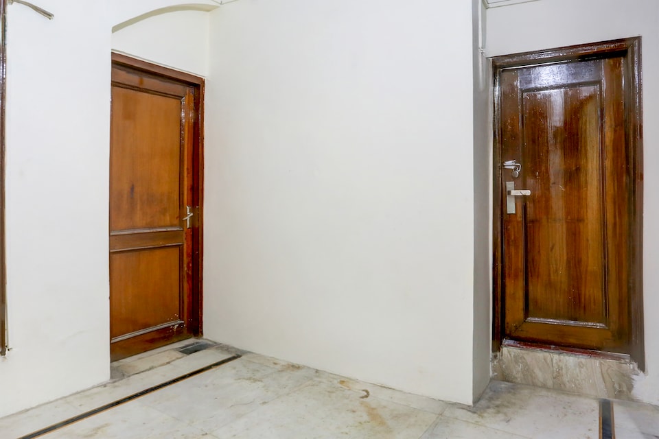 Super Hotel O Green Park Residency 2, AIIMS Delhi, दिल्ली