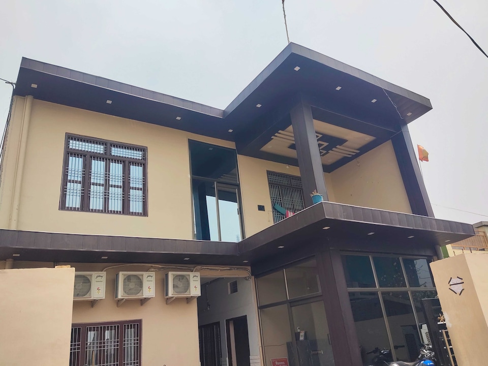 SPOT ON The Shivay Palace, Ayodhya, Ayodhya