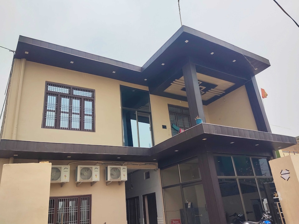 SPOT ON The Shivay Palace, Ayodhya, Ayodhya