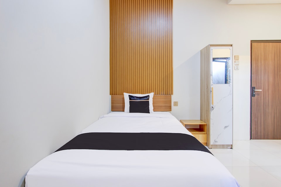 Collection O Solo near Universitas Muhammadiyah Surakarta formerly Kedaton Home, Solo, Solo