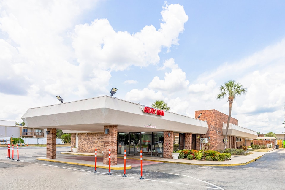 Oyo Hotel Bartow, C33830, Bartow FL