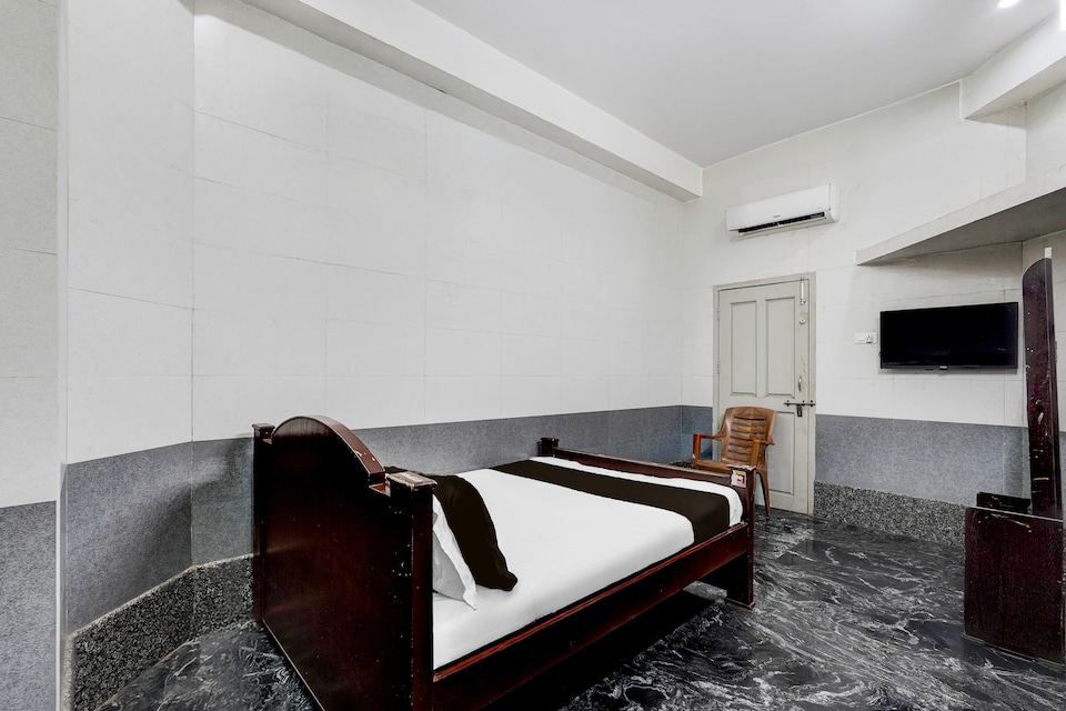 Hotel O SMR Palace, Ponneri Chennai, Chennai