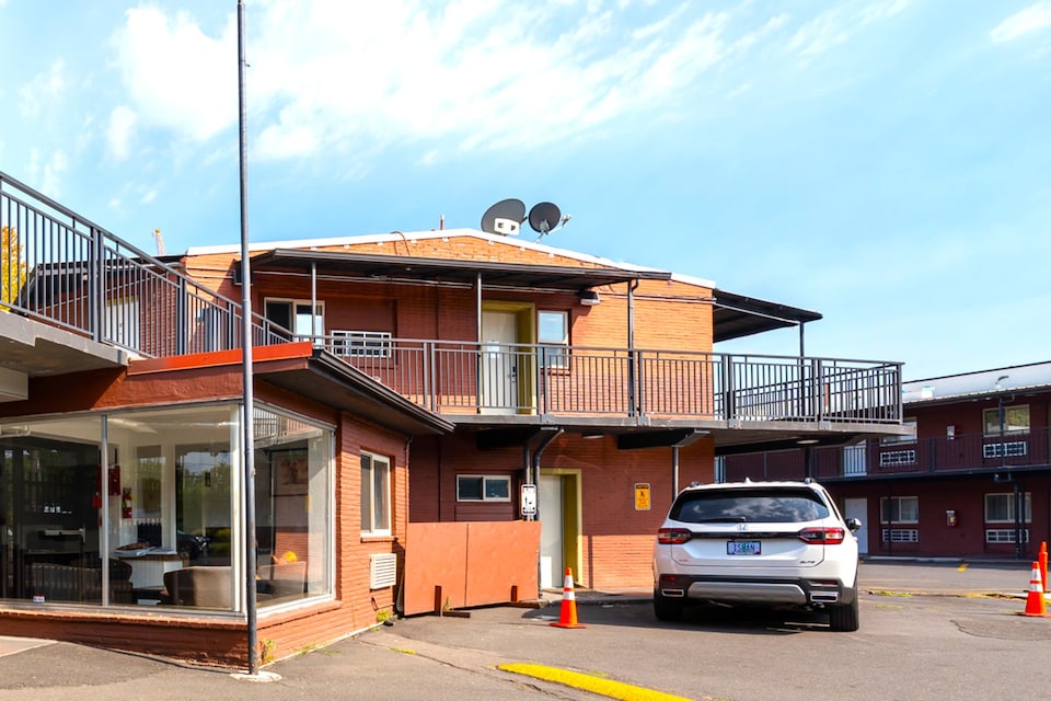 Banfield Studios By OYO Portland OR, C97028, Portland OR