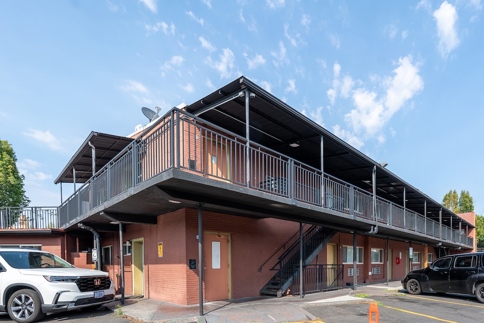 Banfield Studios By OYO Portland OR, C97028, Portland OR