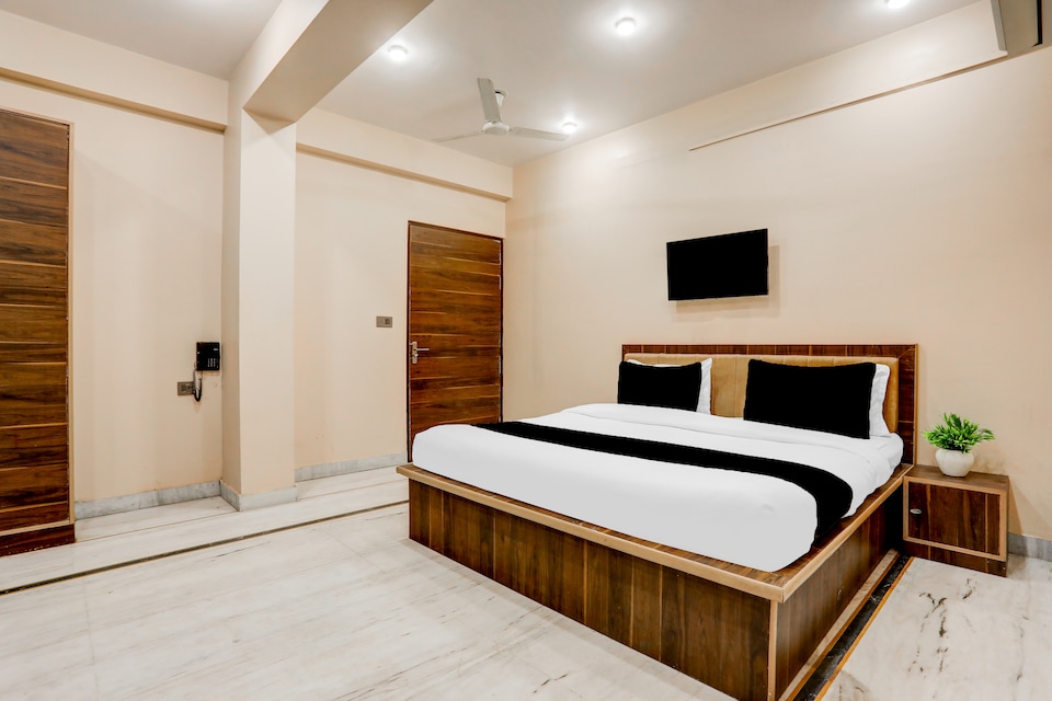 Hotel O Peral Square, Sindhi Camp, Jaipur