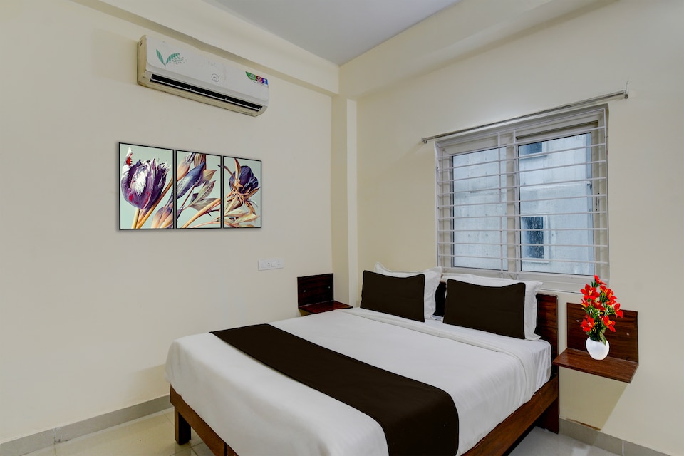 Hotel O Ghatkesar Railway Junction Formerly Kakatiya Grand, Himayatnagar-Kachiguda, Hyderabad