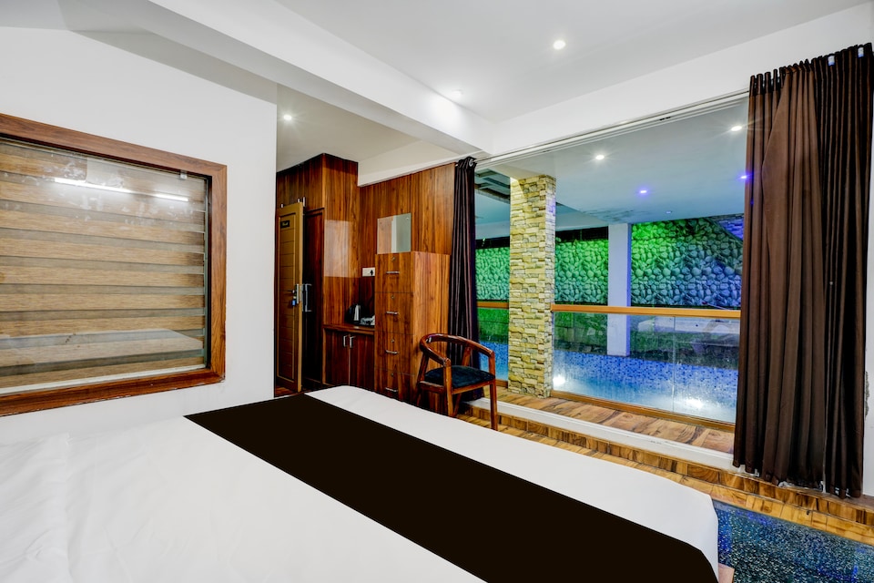 Hotel O #4, Kaloor Kochi, Kochi