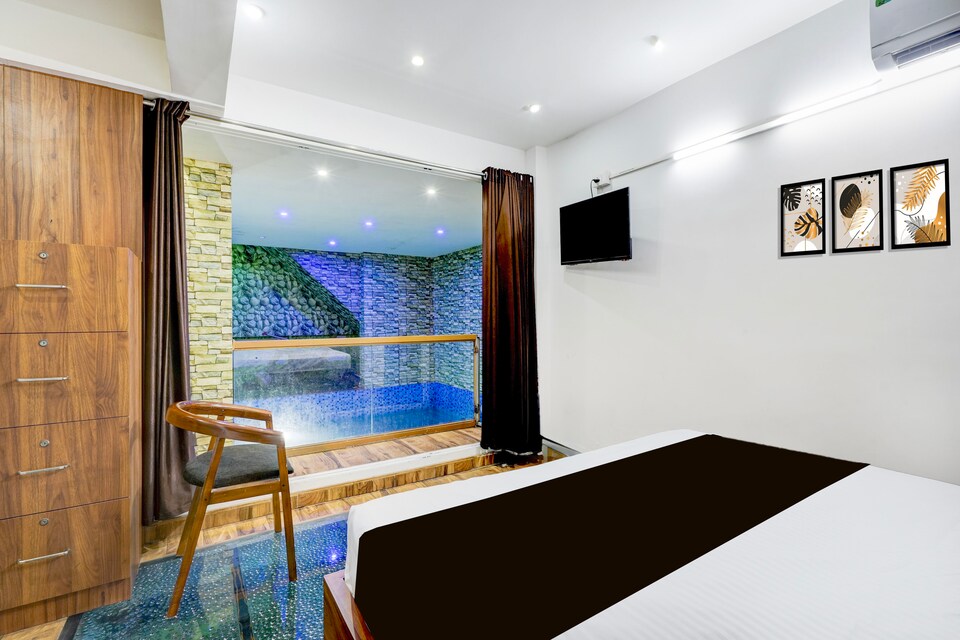 Hotel O #4, Kaloor Kochi, Kochi