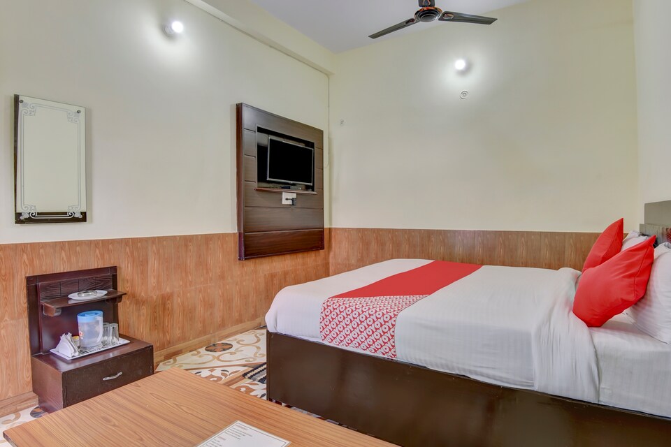 POP 83519F Hotel Pragya Inn, Tikonia Haldwani, Haldwani