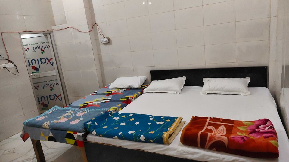 POP 83520G Maharani Guest House, Ayodhya, Ayodhya