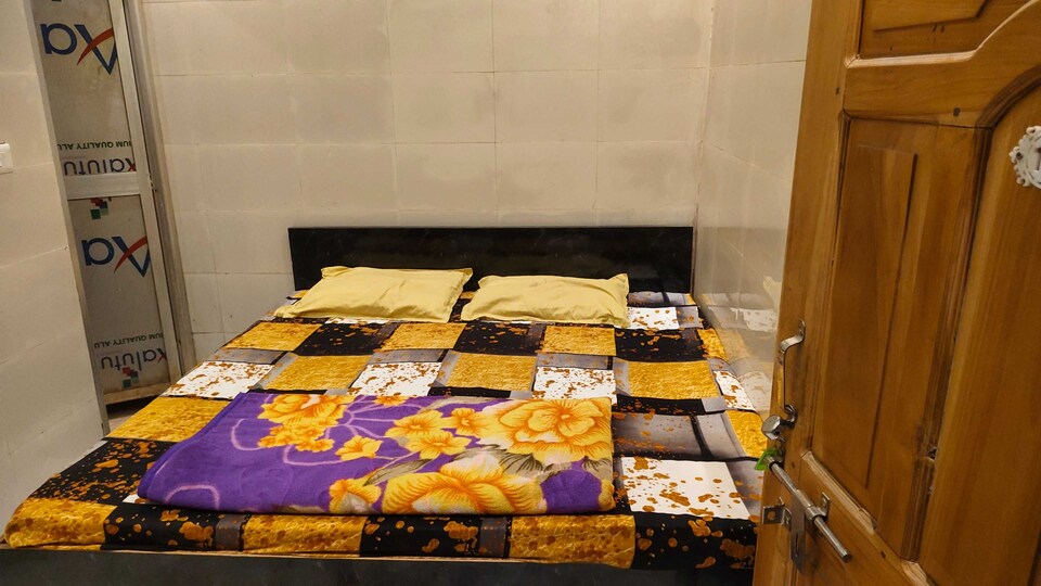 POP 83520G Maharani Guest House, Ayodhya, Ayodhya