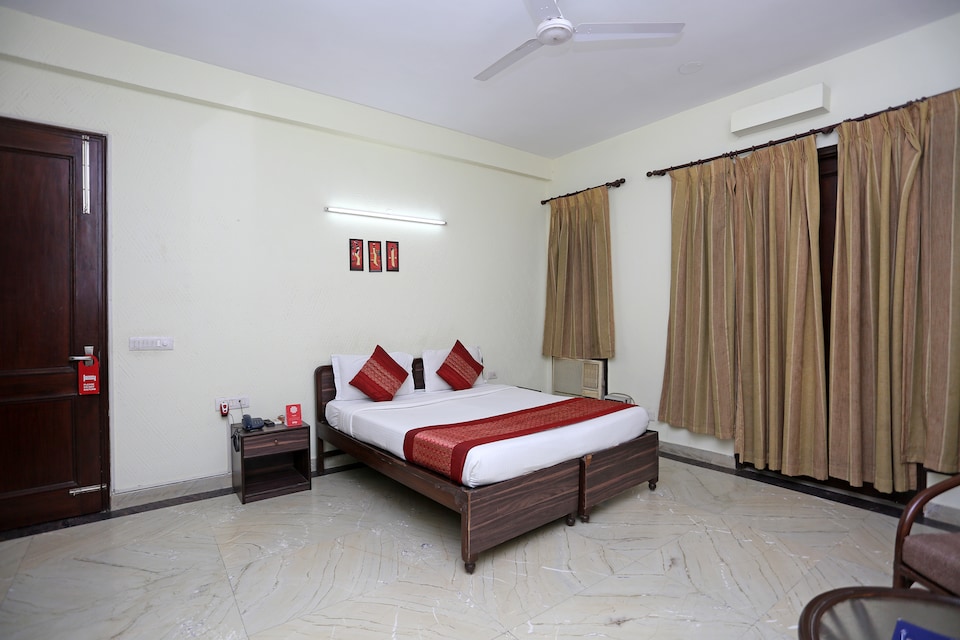 OYO 2256 Hotel Excellency, Huda 2, Gurgaon