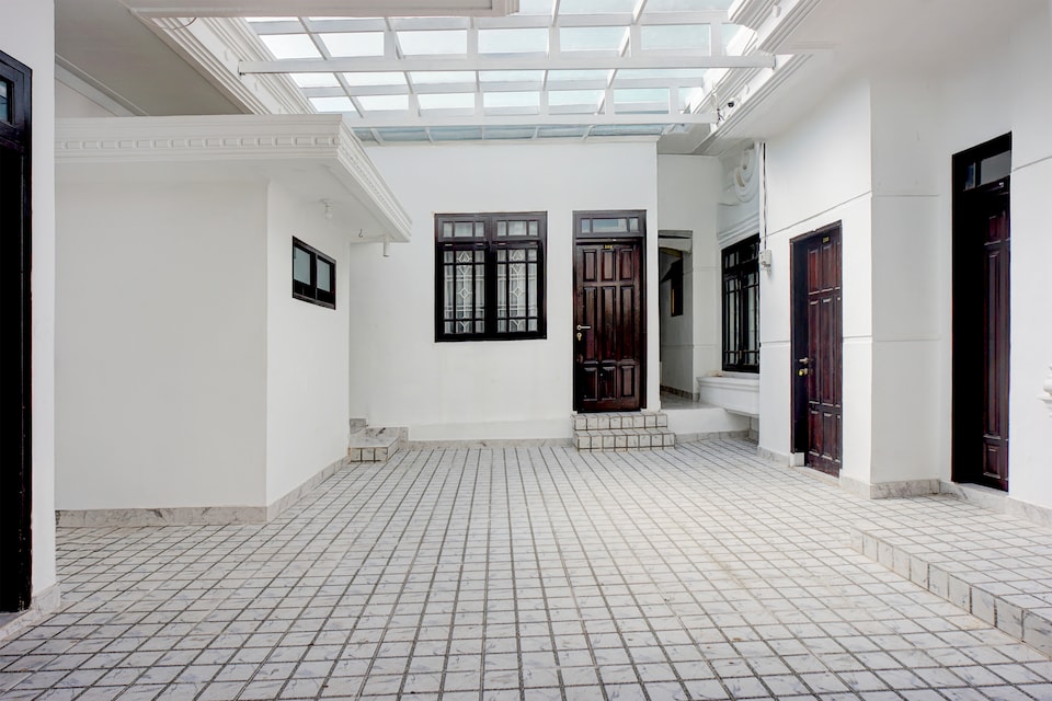 Hotel O Sm Raja Guest House, Medan, Medan