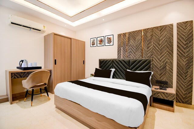 Super Townhouse Oak Ratanpur Panki
