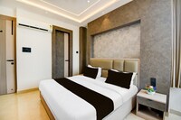 Super Townhouse Oak Ratanpur Panki