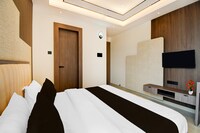 Super Townhouse Oak Ratanpur Panki