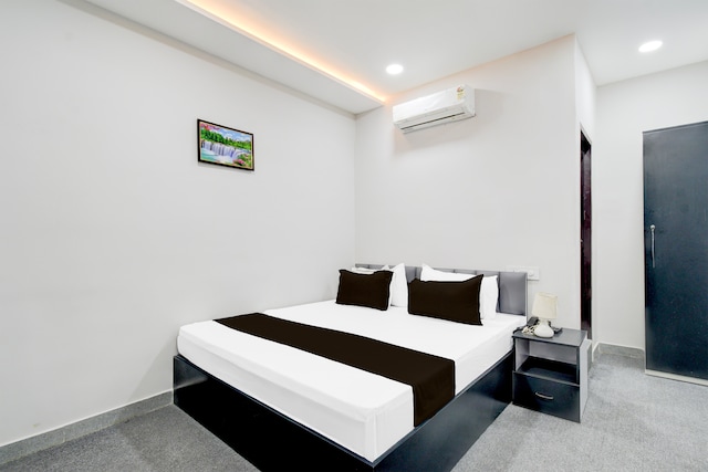 Super Hotel O N Grand 