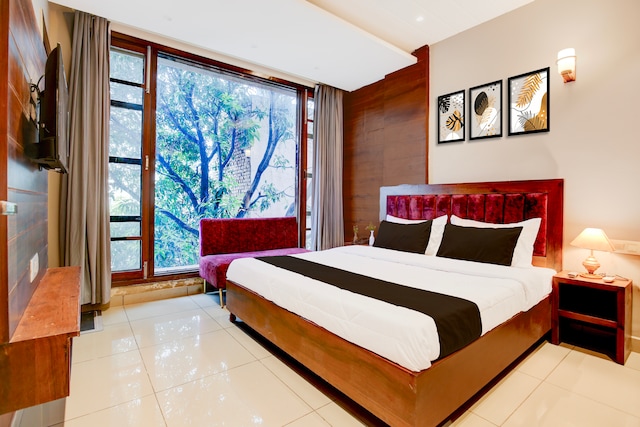 Super Townhouse Dera Bassi 