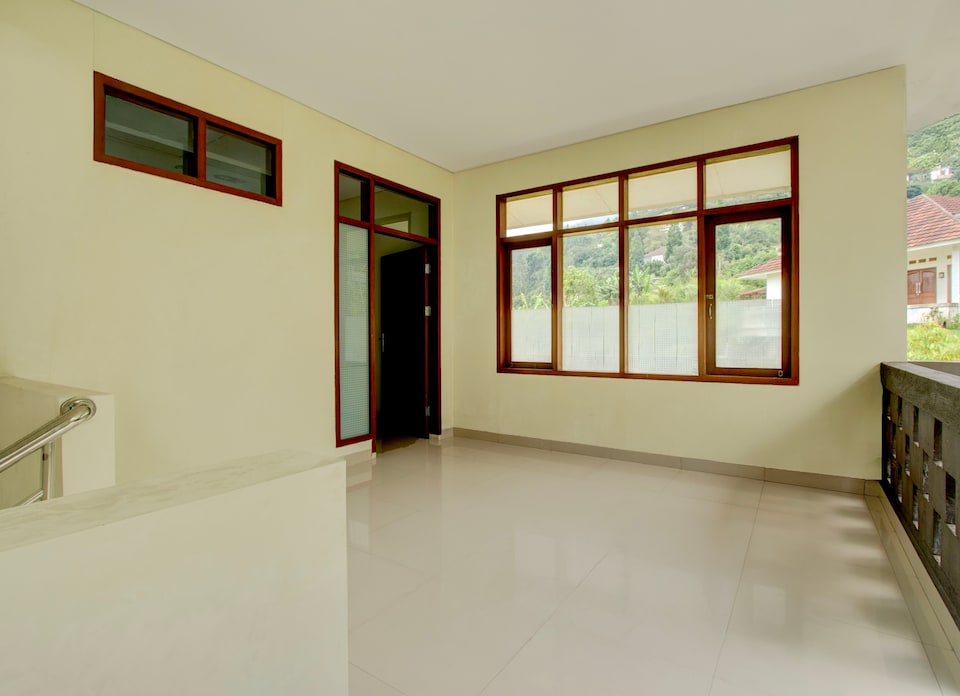 Hotel O Villa Beringin Puncak, Puncak Bogor, Bogor