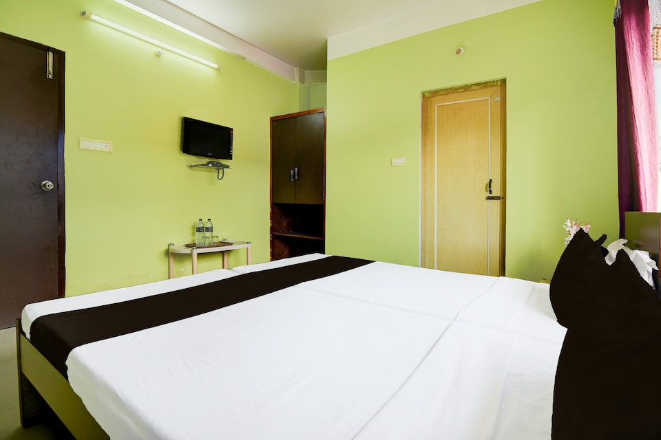 Hotel O Ankita Lodge, Bagdogra Airport Siliguri, Siliguri