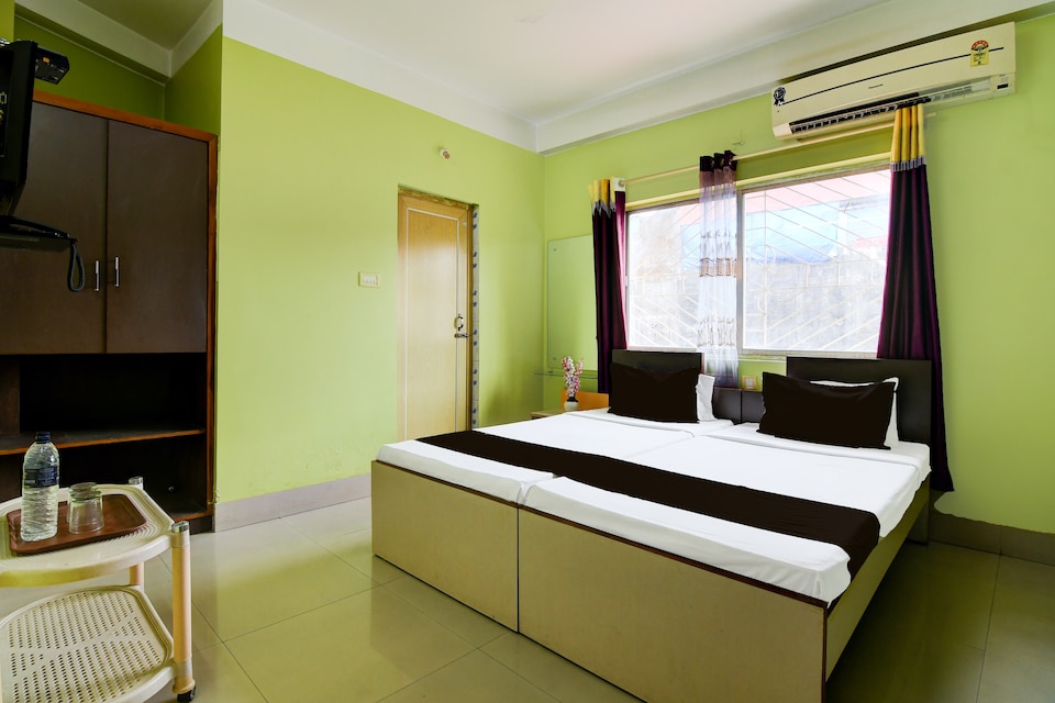Hotel O Ankita Lodge, Bagdogra Airport Siliguri, Siliguri