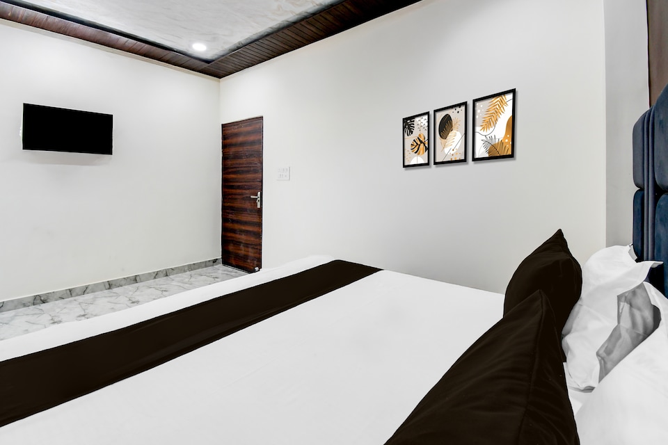 Hotel O EVER GREEN CLARKS INN, SGPGI Lucknow, Lucknow