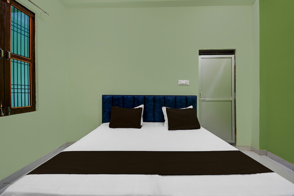 SPOT ON Hotel The Baithak & Restaurant, Etawah, Etawah